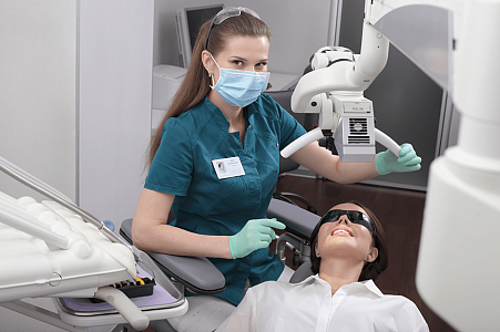 Кариес зубов: причины возникновения и современные методики лечения